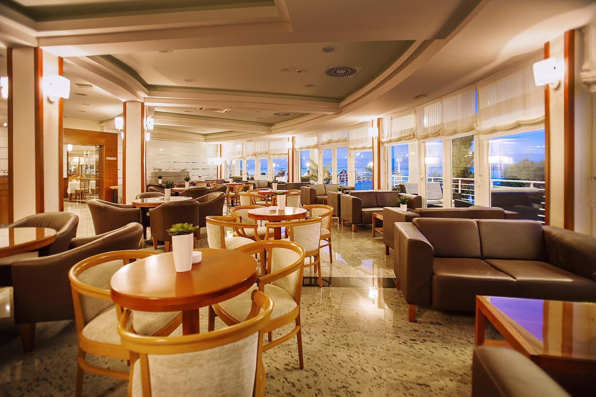 Spa & Wellness Hotel Pinia Malinska Eksteriør bilde