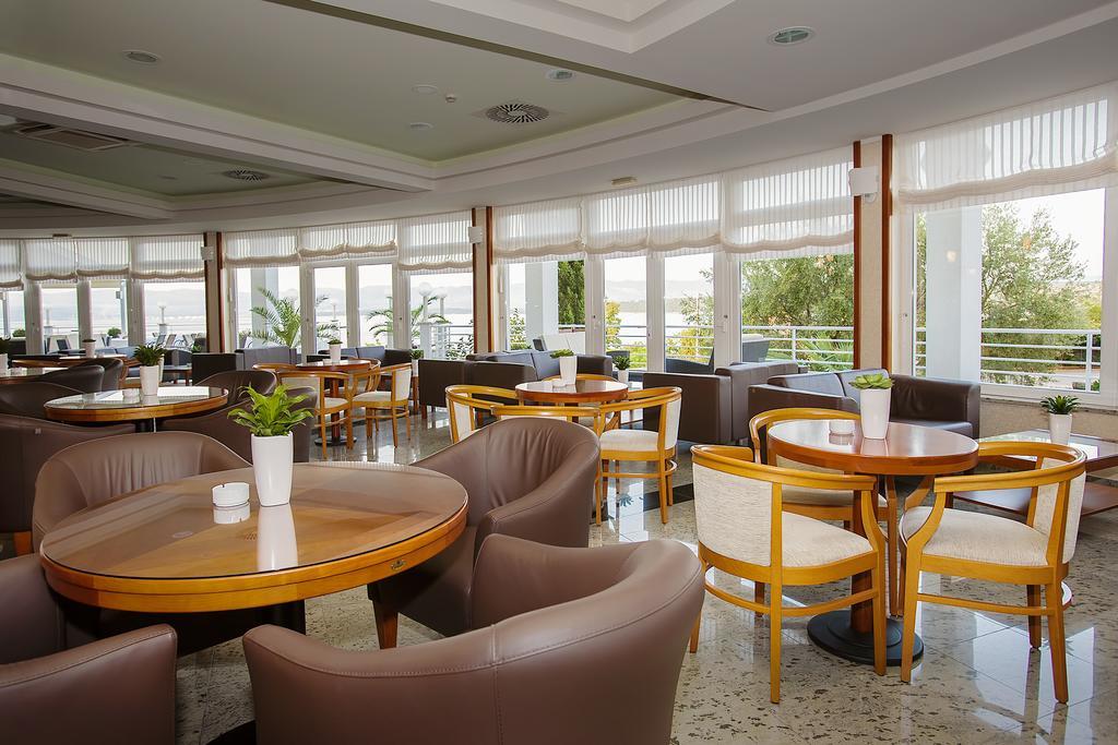 Spa & Wellness Hotel Pinia Malinska Eksteriør bilde