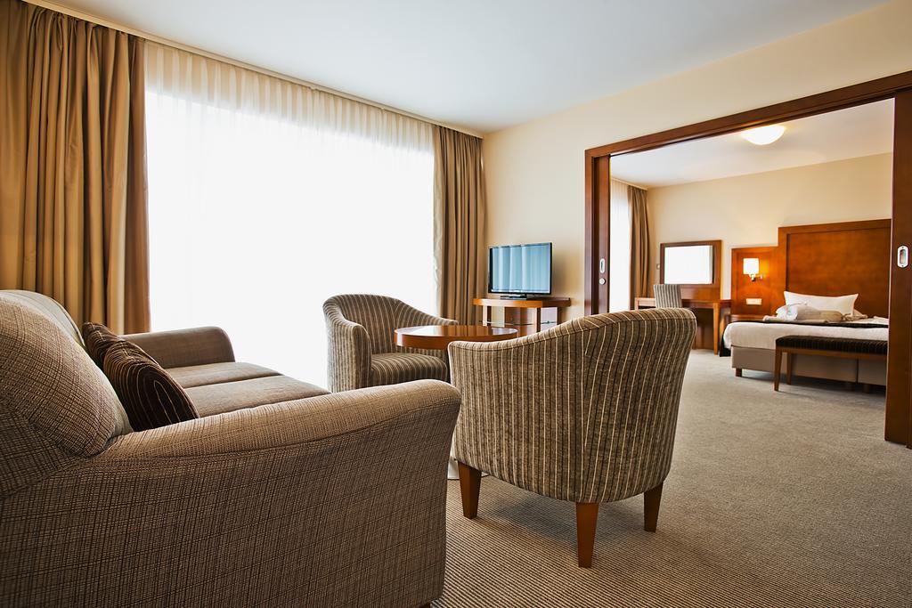 Spa & Wellness Hotel Pinia Malinska Rom bilde